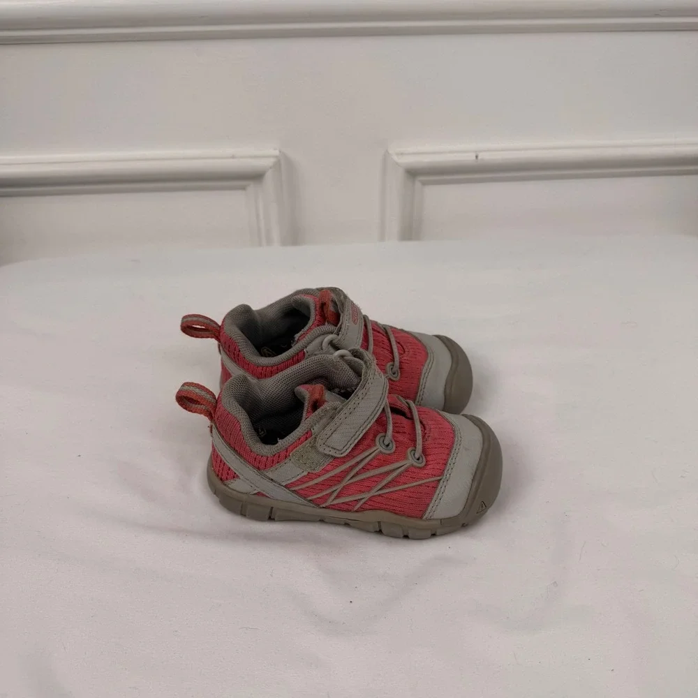 Keen Chandler CNX Toddler Sneakers Red Grey Athletic Shoes Size 6T 1025118